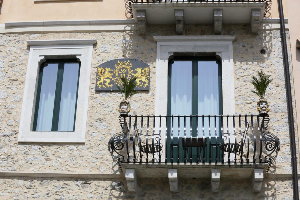 I Due Grifoni Studio Flat Taormina Dış mekan fotoğraf